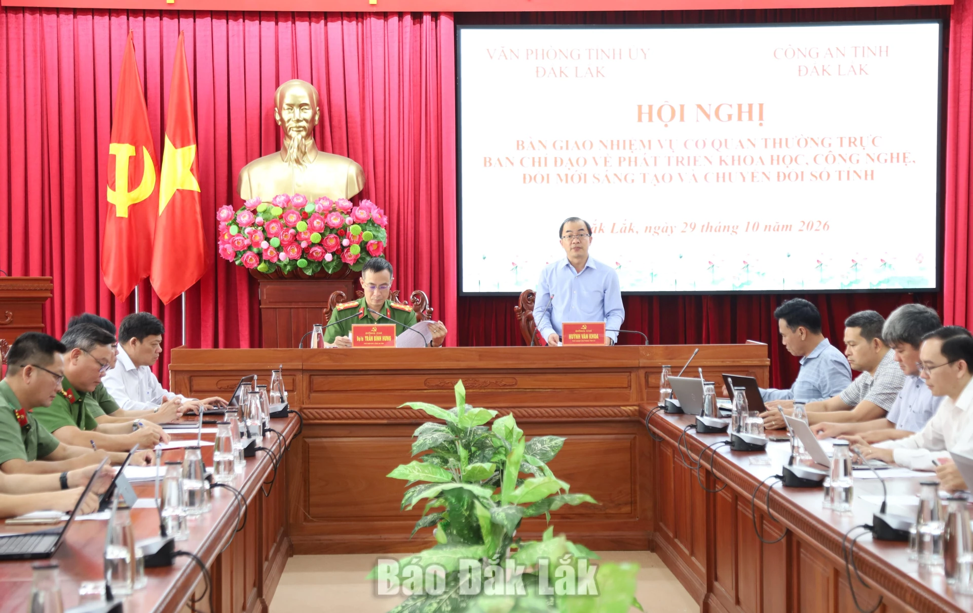 Quang cảnh hội nghị.